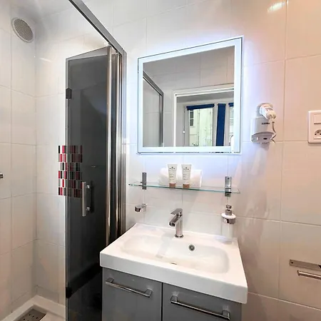 Welcoming Apartment Near The Louvre Paris Exterior photo